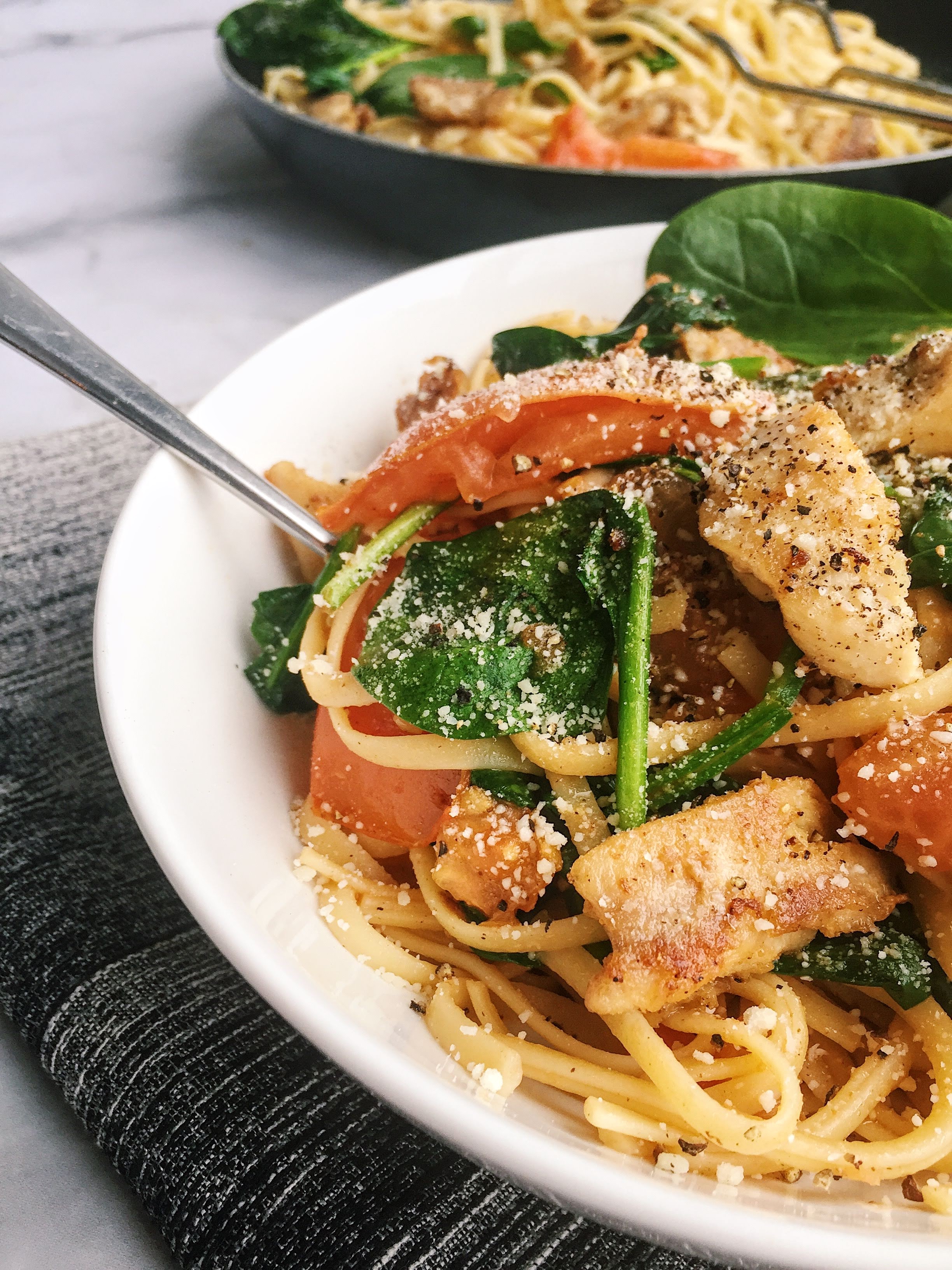 Spicy Tomato, Chicken & Spinach Linguine – Mama Of Montreal